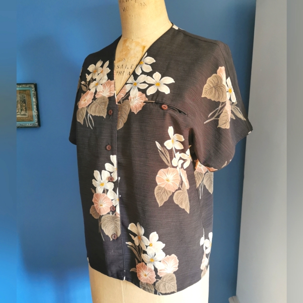 Floral blouse - Picture 2 of 5